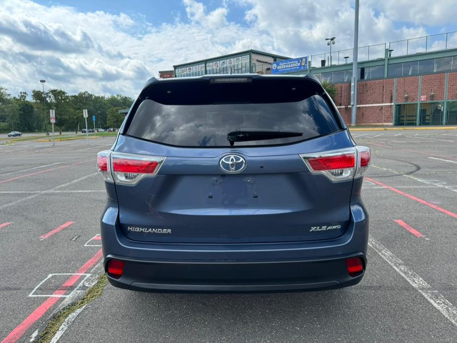 2016 Toyota Highlander AWD 4dr V6 XLE (Natl), available for sale in New Britain, Connecticut | Supreme Automotive. New Britain, Connecticut 2016 Toyota Highlander AWD 4dr V6 XLE (Natl), available for sale in New Britain, Connecticut | Supreme Automotive. New Britain, Connecticut