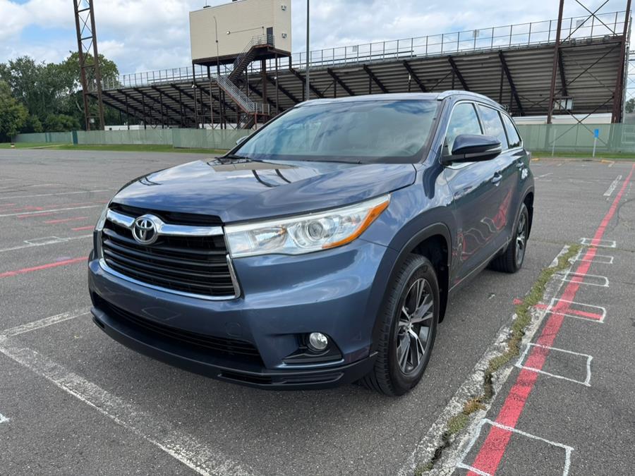 2016 Toyota Highlander AWD 4dr V6 XLE (Natl), available for sale in New Britain, Connecticut | Supreme Automotive. New Britain, Connecticut 2016 Toyota Highlander AWD 4dr V6 XLE (Natl), available for sale in New Britain, Connecticut | Supreme Automotive. New Britain, Connecticut