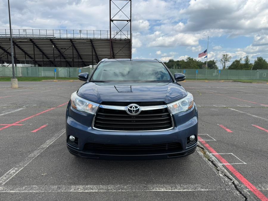 2016 Toyota Highlander AWD 4dr V6 XLE (Natl), available for sale in New Britain, Connecticut | Supreme Automotive. New Britain, Connecticut 2016 Toyota Highlander AWD 4dr V6 XLE (Natl), available for sale in New Britain, Connecticut | Supreme Automotive. New Britain, Connecticut