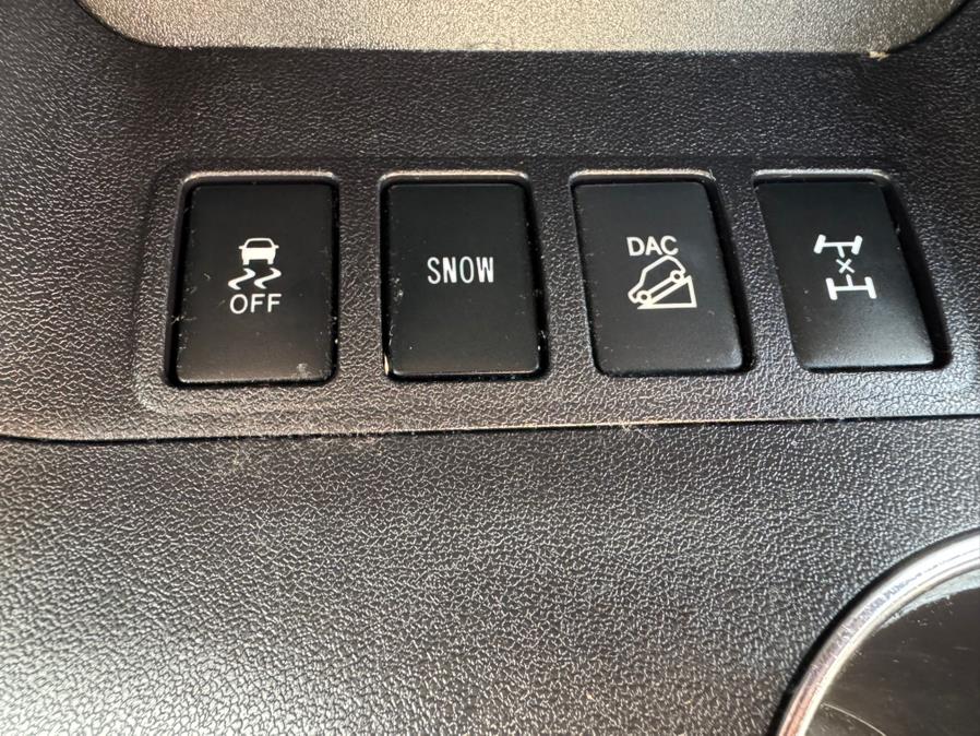 2016 Toyota Highlander AWD 4dr V6 XLE (Natl), available for sale in New Britain, Connecticut | Supreme Automotive. New Britain, Connecticut 2016 Toyota Highlander AWD 4dr V6 XLE (Natl), available for sale in New Britain, Connecticut | Supreme Automotive. New Britain, Connecticut