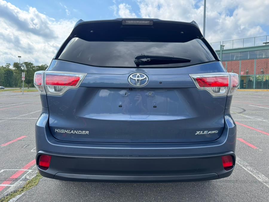 2016 Toyota Highlander AWD 4dr V6 XLE (Natl), available for sale in New Britain, Connecticut | Supreme Automotive. New Britain, Connecticut 2016 Toyota Highlander AWD 4dr V6 XLE (Natl), available for sale in New Britain, Connecticut | Supreme Automotive. New Britain, Connecticut