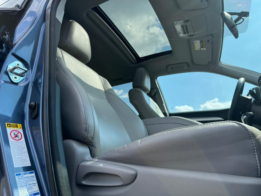 2016 Toyota Highlander AWD 4dr V6 XLE (Natl), available for sale in New Britain, Connecticut | Supreme Automotive. New Britain, Connecticut 2016 Toyota Highlander AWD 4dr V6 XLE (Natl), available for sale in New Britain, Connecticut | Supreme Automotive. New Britain, Connecticut