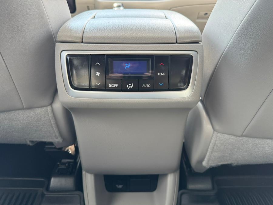 2016 Toyota Highlander AWD 4dr V6 XLE (Natl), available for sale in New Britain, Connecticut | Supreme Automotive. New Britain, Connecticut 2016 Toyota Highlander AWD 4dr V6 XLE (Natl), available for sale in New Britain, Connecticut | Supreme Automotive. New Britain, Connecticut