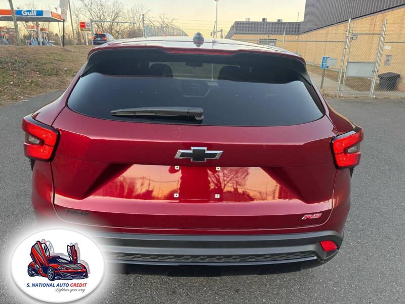 2024 Chevrolet Trax FWD 4dr 1RS, available for sale in Meriden, Connecticut | Sandra Auto Broker LLC. Meriden, Connecticut 2024 Chevrolet Trax FWD 4dr 1RS, available for sale in Meriden, Connecticut | Sandra Auto Broker LLC. Meriden, Connecticut
