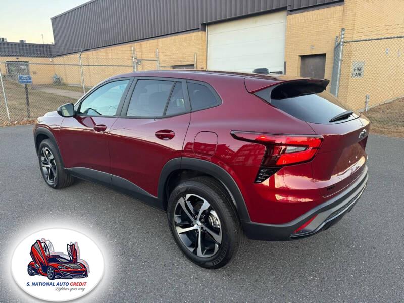 2024 Chevrolet Trax FWD 4dr 1RS, available for sale in Meriden, Connecticut | Sandra Auto Broker LLC. Meriden, Connecticut 2024 Chevrolet Trax FWD 4dr 1RS, available for sale in Meriden, Connecticut | Sandra Auto Broker LLC. Meriden, Connecticut