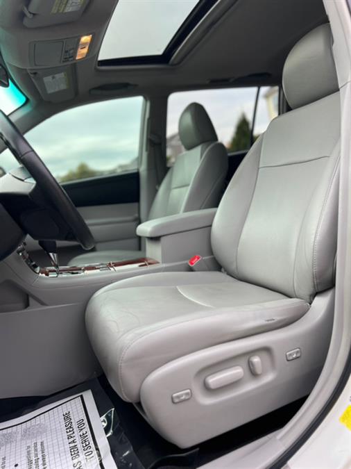 2013 Toyota Highlander FWD 4dr V6 Limited (Natl), available for sale in Paterson, New Jersey | Speedway Motors LLC. Paterson, New Jersey 2013 Toyota Highlander FWD 4dr V6 Limited (Natl), available for sale in Paterson, New Jersey | Speedway Motors LLC. Paterson, New Jersey