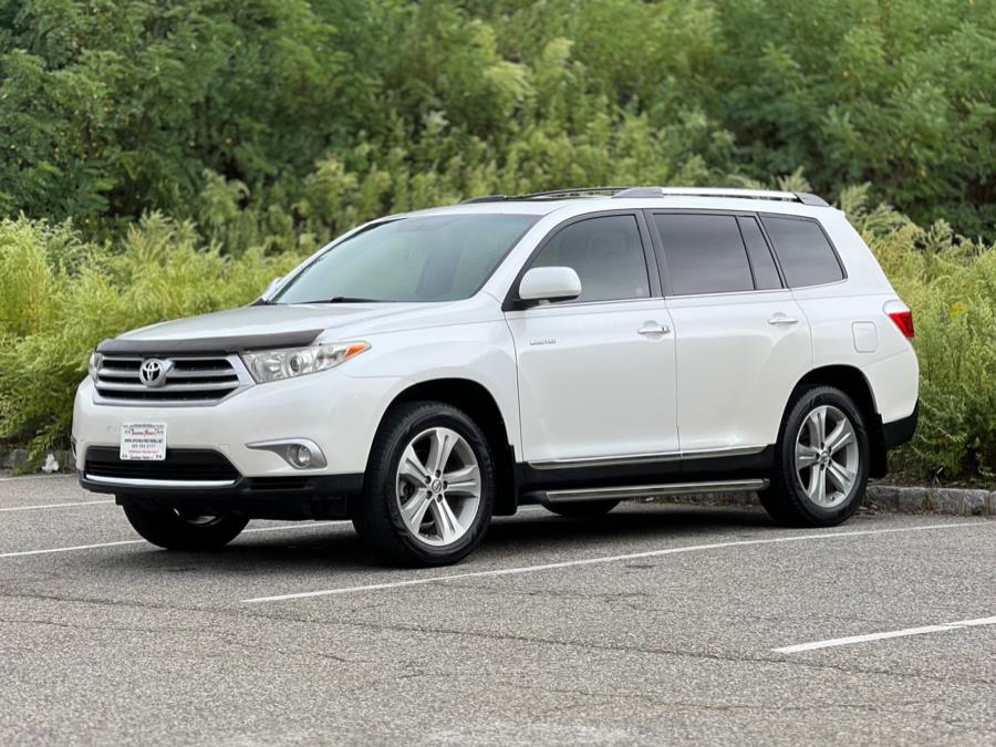 2013 Toyota Highlander FWD 4dr V6 Limited (Natl), available for sale in Paterson, New Jersey | Speedway Motors LLC. Paterson, New Jersey 2013 Toyota Highlander FWD 4dr V6 Limited (Natl), available for sale in Paterson, New Jersey | Speedway Motors LLC. Paterson, New Jersey