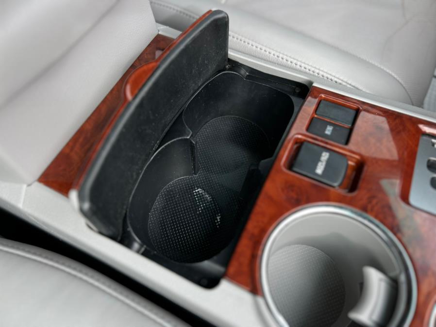 2013 Toyota Highlander FWD 4dr V6 Limited (Natl), available for sale in Paterson, New Jersey | Speedway Motors LLC. Paterson, New Jersey 2013 Toyota Highlander FWD 4dr V6 Limited (Natl), available for sale in Paterson, New Jersey | Speedway Motors LLC. Paterson, New Jersey