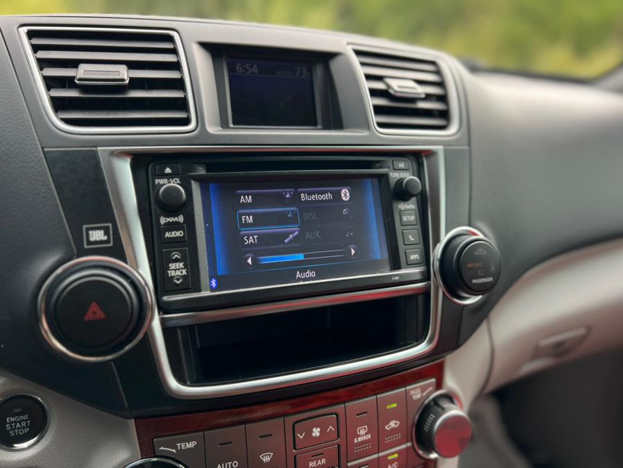 2013 Toyota Highlander FWD 4dr V6 Limited (Natl), available for sale in Paterson, New Jersey | Speedway Motors LLC. Paterson, New Jersey 2013 Toyota Highlander FWD 4dr V6 Limited (Natl), available for sale in Paterson, New Jersey | Speedway Motors LLC. Paterson, New Jersey
