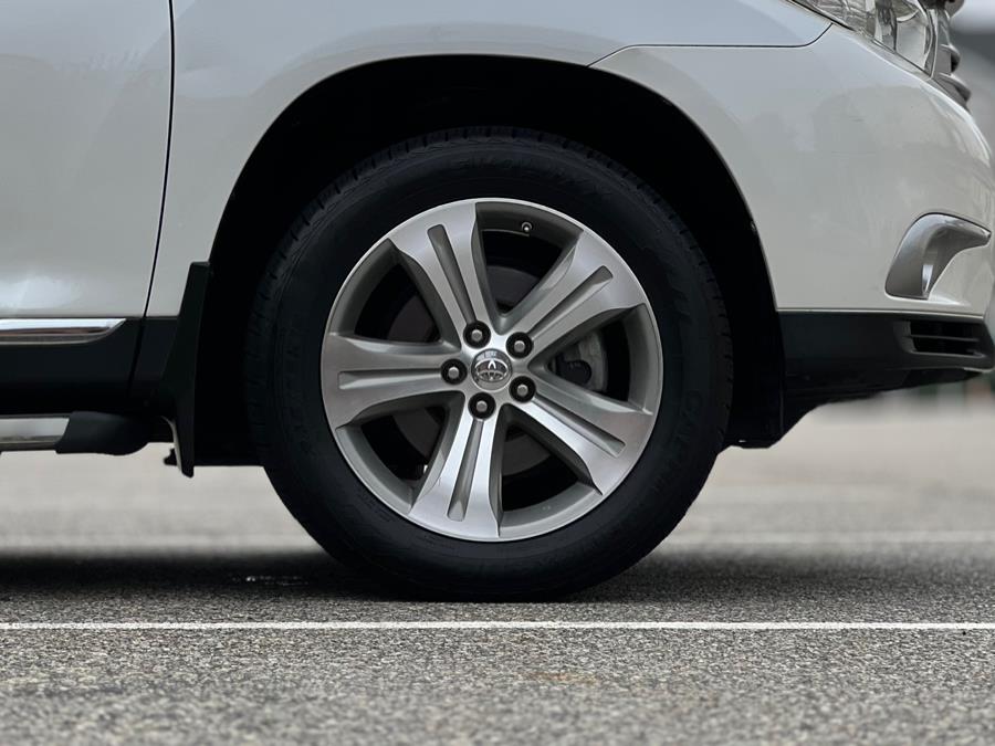 2013 Toyota Highlander FWD 4dr V6 Limited (Natl), available for sale in Paterson, New Jersey | Speedway Motors LLC. Paterson, New Jersey 2013 Toyota Highlander FWD 4dr V6 Limited (Natl), available for sale in Paterson, New Jersey | Speedway Motors LLC. Paterson, New Jersey