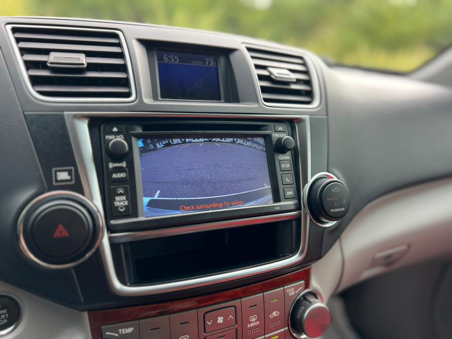 2013 Toyota Highlander FWD 4dr V6 Limited (Natl), available for sale in Paterson, New Jersey | Speedway Motors LLC. Paterson, New Jersey 2013 Toyota Highlander FWD 4dr V6 Limited (Natl), available for sale in Paterson, New Jersey | Speedway Motors LLC. Paterson, New Jersey