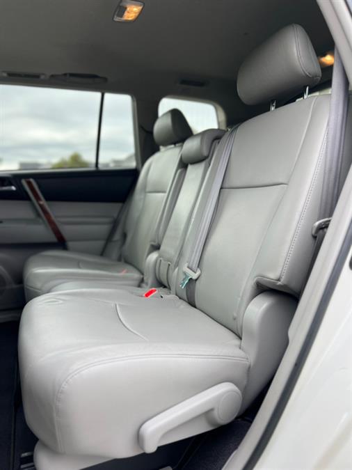 2013 Toyota Highlander FWD 4dr V6 Limited (Natl), available for sale in Paterson, New Jersey | Speedway Motors LLC. Paterson, New Jersey 2013 Toyota Highlander FWD 4dr V6 Limited (Natl), available for sale in Paterson, New Jersey | Speedway Motors LLC. Paterson, New Jersey