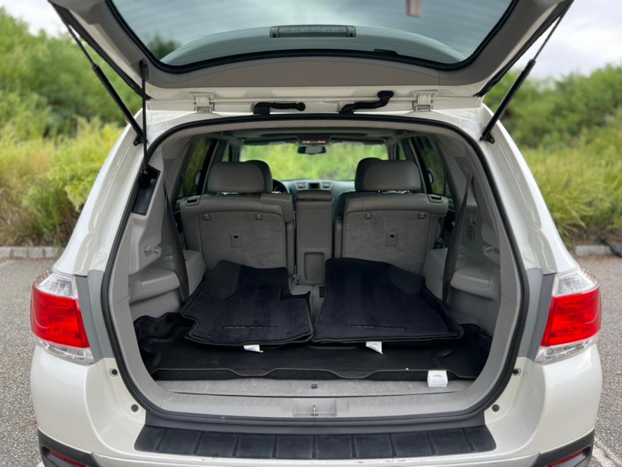 2013 Toyota Highlander FWD 4dr V6 Limited (Natl), available for sale in Paterson, New Jersey | Speedway Motors LLC. Paterson, New Jersey 2013 Toyota Highlander FWD 4dr V6 Limited (Natl), available for sale in Paterson, New Jersey | Speedway Motors LLC. Paterson, New Jersey