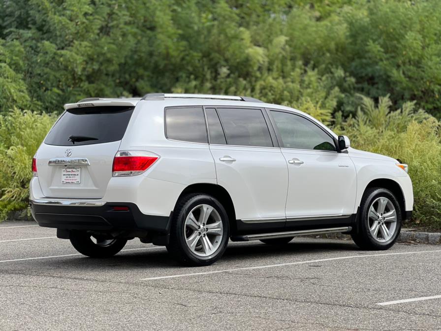 2013 Toyota Highlander FWD 4dr V6 Limited (Natl), available for sale in Paterson, New Jersey | Speedway Motors LLC. Paterson, New Jersey 2013 Toyota Highlander FWD 4dr V6 Limited (Natl), available for sale in Paterson, New Jersey | Speedway Motors LLC. Paterson, New Jersey