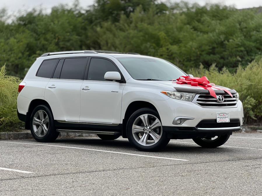 2013 Toyota Highlander FWD 4dr V6 Limited (Natl), available for sale in Paterson, New Jersey | Speedway Motors LLC. Paterson, New Jersey 2013 Toyota Highlander FWD 4dr V6 Limited (Natl), available for sale in Paterson, New Jersey | Speedway Motors LLC. Paterson, New Jersey