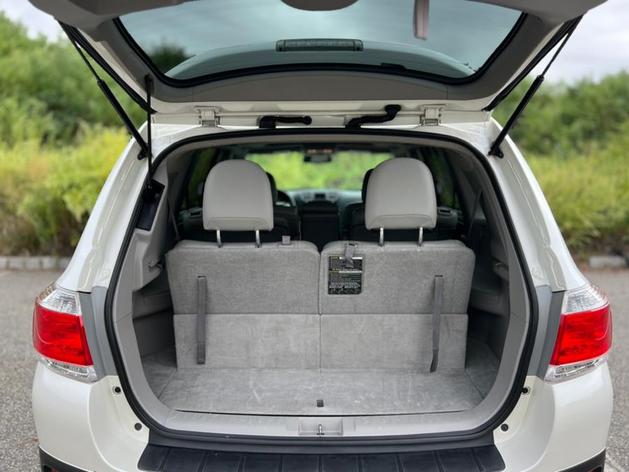 2013 Toyota Highlander FWD 4dr V6 Limited (Natl), available for sale in Paterson, New Jersey | Speedway Motors LLC. Paterson, New Jersey 2013 Toyota Highlander FWD 4dr V6 Limited (Natl), available for sale in Paterson, New Jersey | Speedway Motors LLC. Paterson, New Jersey