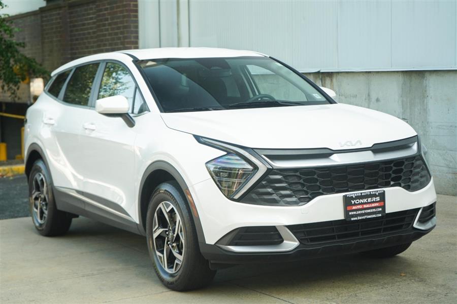 2024 Kia Sportage LX photo 4