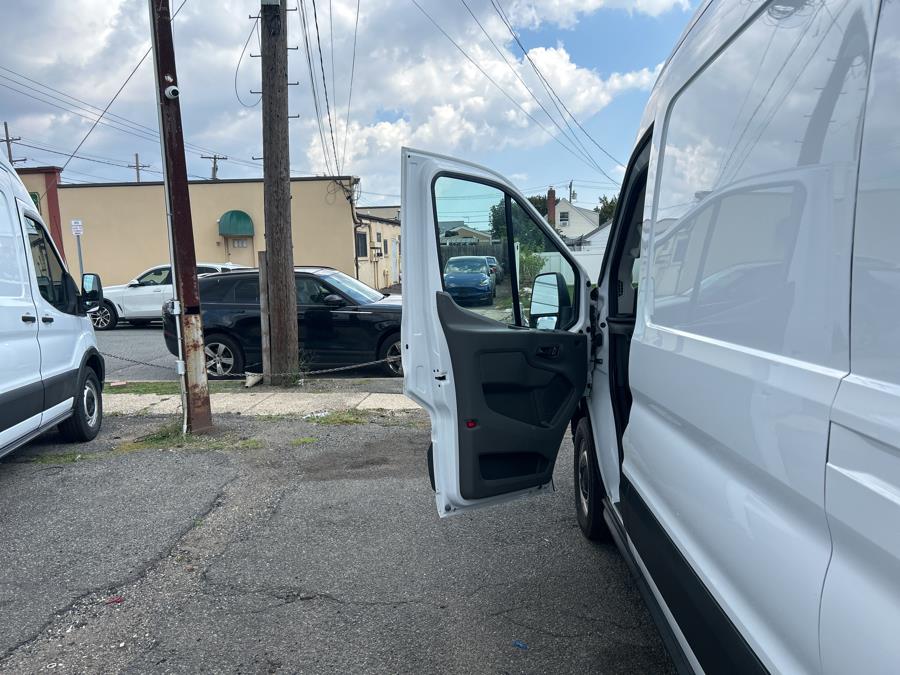 2023 Ford Transit Cargo Van T-250 148" Med Rf 9070 GVWR RWD, available for sale in West Hempstead, New York | Only Vans Inc. West Hempstead, New York 2023 Ford Transit Cargo Van T-250 148" Med Rf 9070 GVWR RWD, available for sale in West Hempstead, New York | Only Vans Inc. West Hempstead, New York