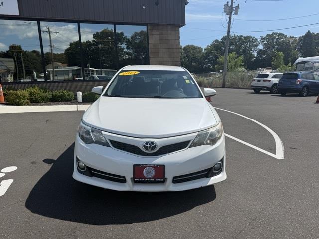 2014 Toyota Camry L photo 2