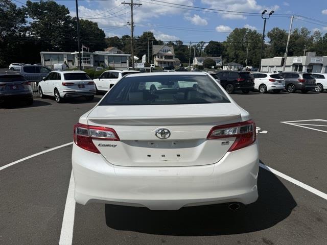 2014 Toyota Camry L photo 3