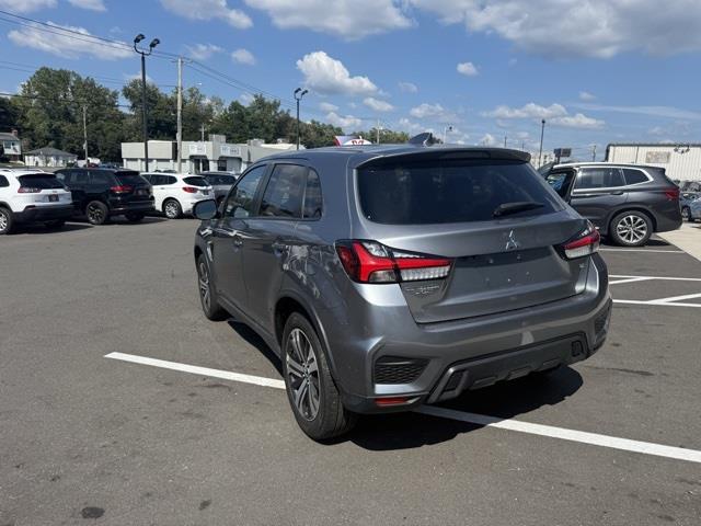 2023 Mitsubishi Outlander Sport SE photo 2