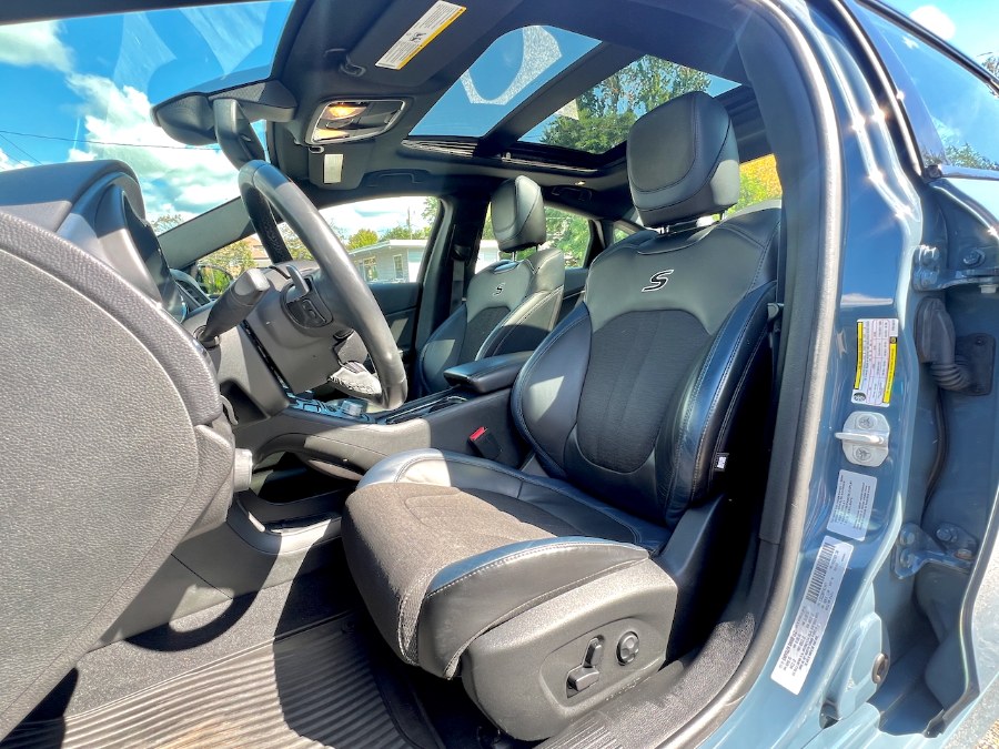 2015 Chrysler 200 4dr Sdn S FWD, available for sale in Manchester, New Hampshire | Second Street Auto Sales Inc. Manchester, New Hampshire 2015 Chrysler 200 4dr Sdn S FWD, available for sale in Manchester, New Hampshire | Second Street Auto Sales Inc. Manchester, New Hampshire