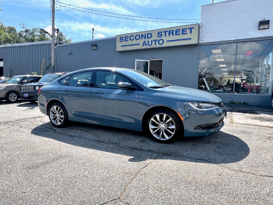 2015 Chrysler 200 4dr Sdn S FWD, available for sale in Manchester, New Hampshire | Second Street Auto Sales Inc. Manchester, New Hampshire 2015 Chrysler 200 4dr Sdn S FWD, available for sale in Manchester, New Hampshire | Second Street Auto Sales Inc. Manchester, New Hampshire