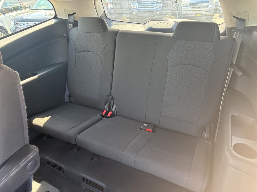 2017 Chevrolet Traverse FWD 4dr LT w/1LT, available for sale in Little Ferry, New Jersey | Victoria Preowned Autos Inc. Little Ferry, New Jersey 2017 Chevrolet Traverse FWD 4dr LT w/1LT, available for sale in Little Ferry, New Jersey | Victoria Preowned Autos Inc. Little Ferry, New Jersey