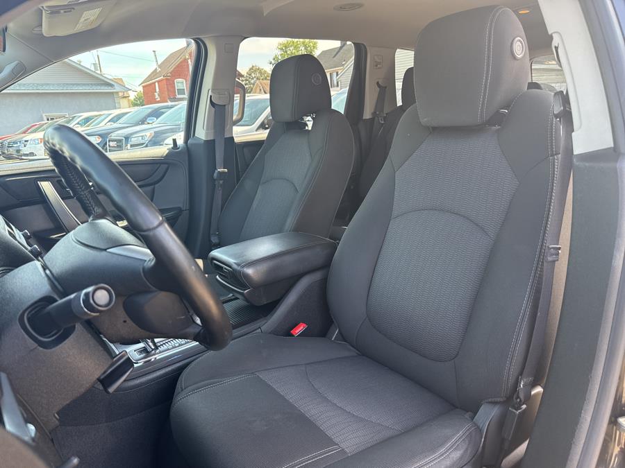 2017 Chevrolet Traverse FWD 4dr LT w/1LT, available for sale in Little Ferry, New Jersey | Victoria Preowned Autos Inc. Little Ferry, New Jersey 2017 Chevrolet Traverse FWD 4dr LT w/1LT, available for sale in Little Ferry, New Jersey | Victoria Preowned Autos Inc. Little Ferry, New Jersey