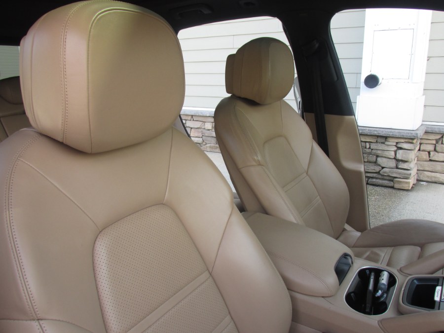 2019 Porsche Cayenne AWD, available for sale in Massapequa, New York | South Shore Auto Brokers & Sales. Massapequa, New York 2019 Porsche Cayenne AWD, available for sale in Massapequa, New York | South Shore Auto Brokers & Sales. Massapequa, New York