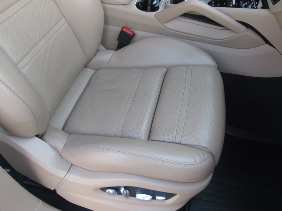 2019 Porsche Cayenne AWD, available for sale in Massapequa, New York | South Shore Auto Brokers & Sales. Massapequa, New York 2019 Porsche Cayenne AWD, available for sale in Massapequa, New York | South Shore Auto Brokers & Sales. Massapequa, New York