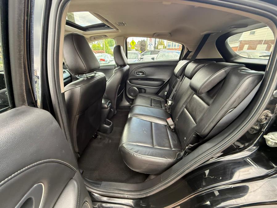 2016 Honda HR-V 2WD 4dr CVT EX-L w/Navi, available for sale in Manchester, Connecticut | Carsonmain LLC. Manchester, Connecticut 2016 Honda HR-V 2WD 4dr CVT EX-L w/Navi, available for sale in Manchester, Connecticut | Carsonmain LLC. Manchester, Connecticut