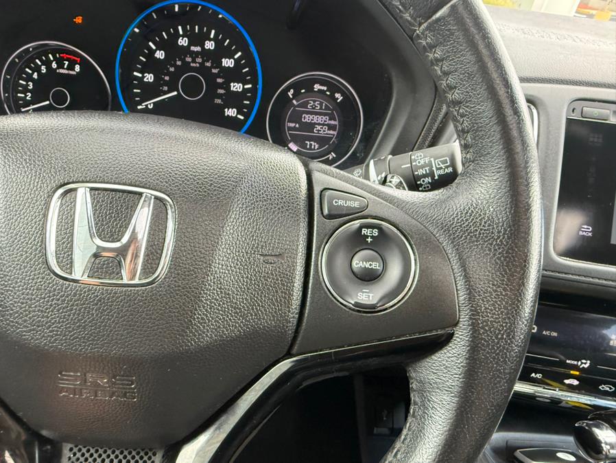 2016 Honda HR-V 2WD 4dr CVT EX-L w/Navi, available for sale in Manchester, Connecticut | Carsonmain LLC. Manchester, Connecticut 2016 Honda HR-V 2WD 4dr CVT EX-L w/Navi, available for sale in Manchester, Connecticut | Carsonmain LLC. Manchester, Connecticut