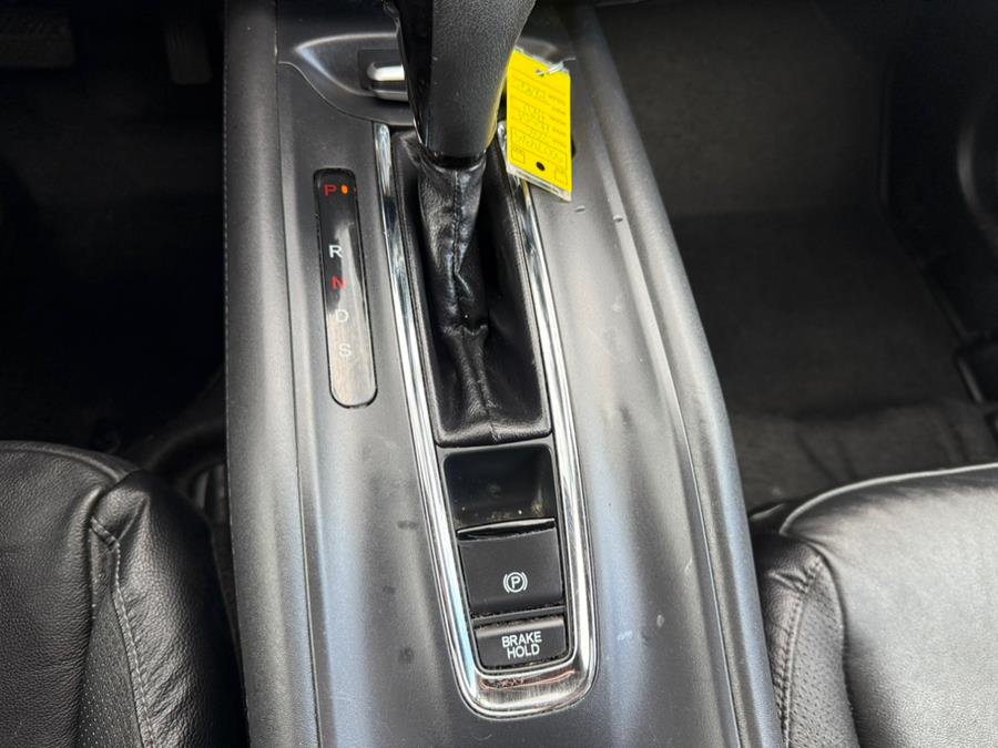 2016 Honda HR-V 2WD 4dr CVT EX-L w/Navi, available for sale in Manchester, Connecticut | Carsonmain LLC. Manchester, Connecticut 2016 Honda HR-V 2WD 4dr CVT EX-L w/Navi, available for sale in Manchester, Connecticut | Carsonmain LLC. Manchester, Connecticut