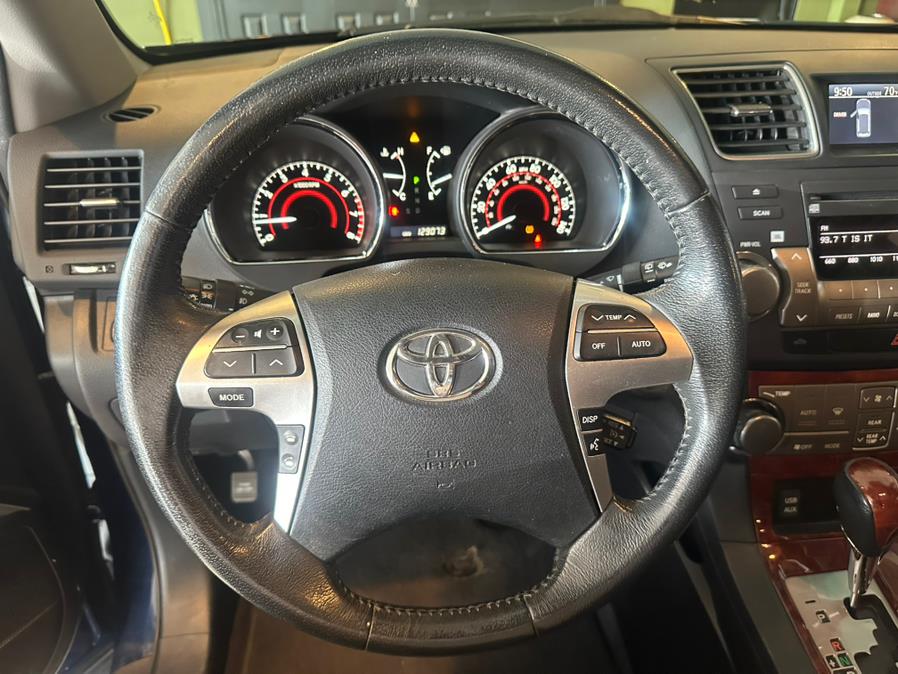 2011 Toyota Highlander 4WD 4dr V6 Limited (Natl), available for sale in West Hartford, Connecticut | AutoMax. West Hartford, Connecticut 2011 Toyota Highlander 4WD 4dr V6 Limited (Natl), available for sale in West Hartford, Connecticut | AutoMax. West Hartford, Connecticut