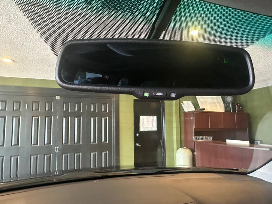 2011 Toyota Highlander 4WD 4dr V6 Limited (Natl), available for sale in West Hartford, Connecticut | AutoMax. West Hartford, Connecticut 2011 Toyota Highlander 4WD 4dr V6 Limited (Natl), available for sale in West Hartford, Connecticut | AutoMax. West Hartford, Connecticut