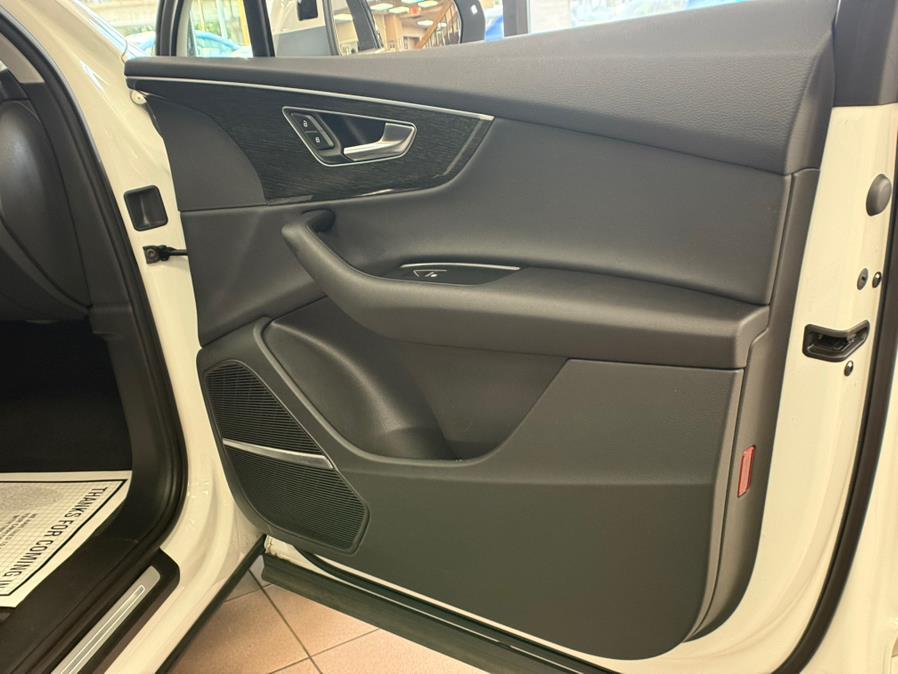 2022 Audi Q7 Premium Plus 55 TFSI quattro, available for sale in Massapequa Park, New York | Power Motors East. Massapequa Park, New York 2022 Audi Q7 Premium Plus 55 TFSI quattro, available for sale in Massapequa Park, New York | Power Motors East. Massapequa Park, New York