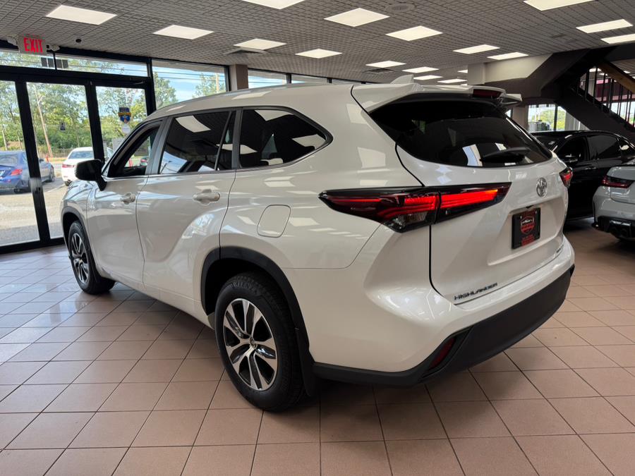 2024 Toyota Highlander XLE AWD (Natl), available for sale in Massapequa Park, New York | Power Motors East. Massapequa Park, New York 2024 Toyota Highlander XLE AWD (Natl), available for sale in Massapequa Park, New York | Power Motors East. Massapequa Park, New York