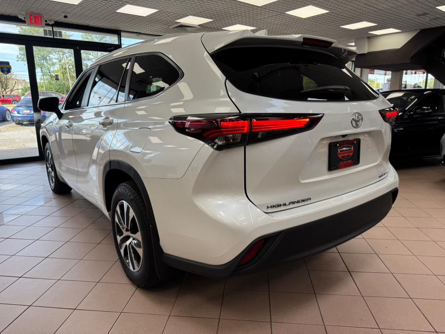 2024 Toyota Highlander XLE AWD (Natl), available for sale in Massapequa Park, New York | Power Motors East. Massapequa Park, New York 2024 Toyota Highlander XLE AWD (Natl), available for sale in Massapequa Park, New York | Power Motors East. Massapequa Park, New York