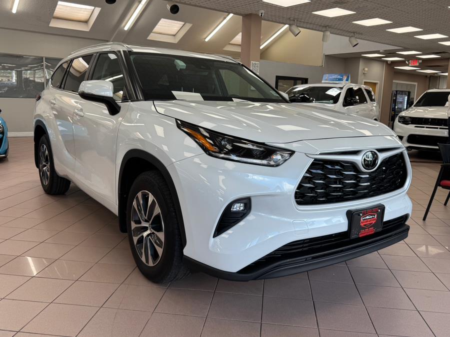 2024 Toyota Highlander XLE AWD (Natl), available for sale in Massapequa Park, New York | Power Motors East. Massapequa Park, New York 2024 Toyota Highlander XLE AWD (Natl), available for sale in Massapequa Park, New York | Power Motors East. Massapequa Park, New York