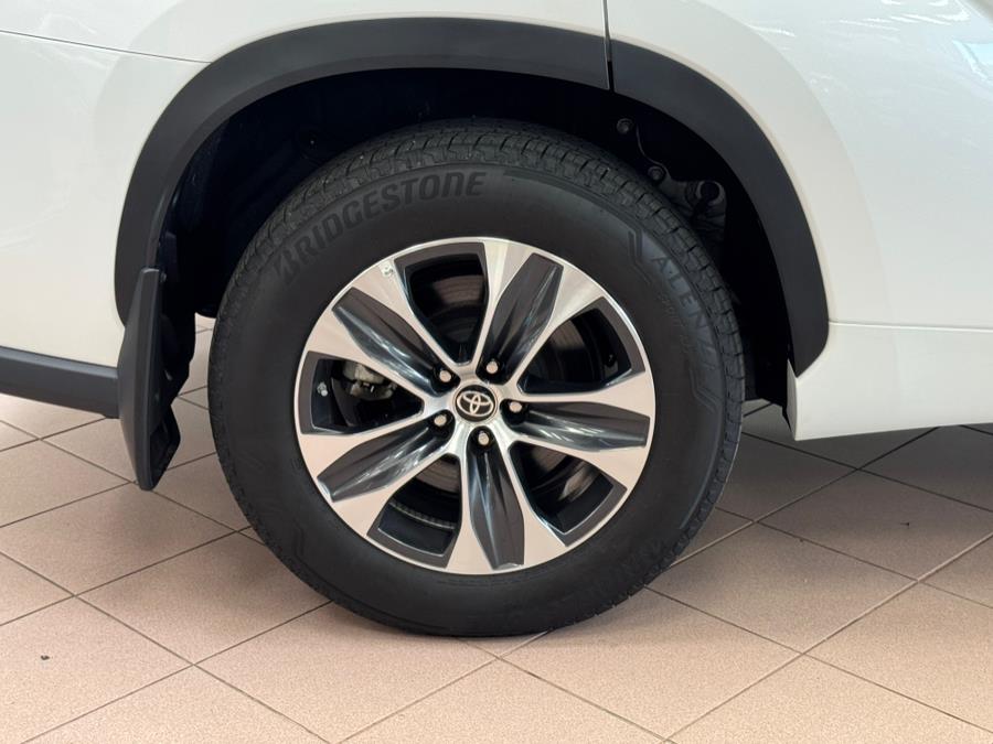2024 Toyota Highlander XLE AWD (Natl), available for sale in Massapequa Park, New York | Power Motors East. Massapequa Park, New York 2024 Toyota Highlander XLE AWD (Natl), available for sale in Massapequa Park, New York | Power Motors East. Massapequa Park, New York