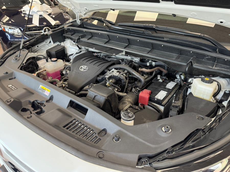 2024 Toyota Highlander XLE AWD (Natl), available for sale in Massapequa Park, New York | Power Motors East. Massapequa Park, New York 2024 Toyota Highlander XLE AWD (Natl), available for sale in Massapequa Park, New York | Power Motors East. Massapequa Park, New York
