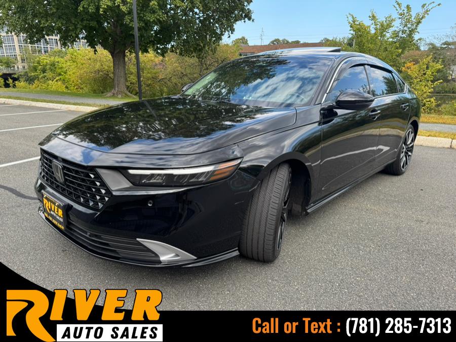 2024 Honda Accord Hybrid Touring photo 3