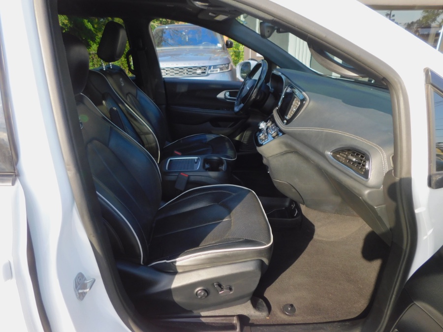 2019 Chrysler Pacifica Limited FWD, available for sale in Lodi, New Jersey | Soliman Motors. Lodi, New Jersey 2019 Chrysler Pacifica Limited FWD, available for sale in Lodi, New Jersey | Soliman Motors. Lodi, New Jersey