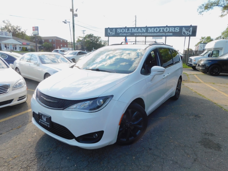 2019 Chrysler Pacifica Limited FWD, available for sale in Lodi, New Jersey | Soliman Motors. Lodi, New Jersey 2019 Chrysler Pacifica Limited FWD, available for sale in Lodi, New Jersey | Soliman Motors. Lodi, New Jersey