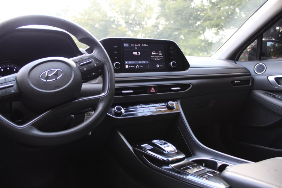 2022 Hyundai Sonata SE 2.5L *Ltd Avail*, available for sale in New Britain, Connecticut | Universal Motors LLC. New Britain, Connecticut 2022 Hyundai Sonata SE 2.5L *Ltd Avail*, available for sale in New Britain, Connecticut | Universal Motors LLC. New Britain, Connecticut