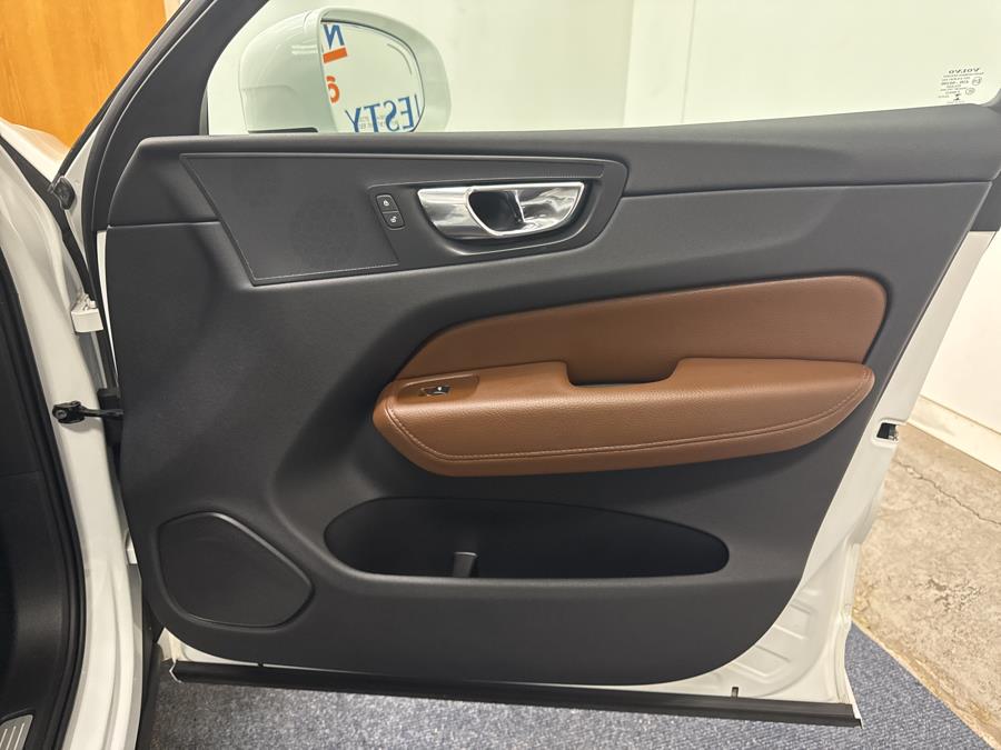 2018 Volvo XC60 T6 AWD Momentum, available for sale in Plainville, Connecticut | New England Auto Sales LLC. Plainville, Connecticut 2018 Volvo XC60 T6 AWD Momentum, available for sale in Plainville, Connecticut | New England Auto Sales LLC. Plainville, Connecticut