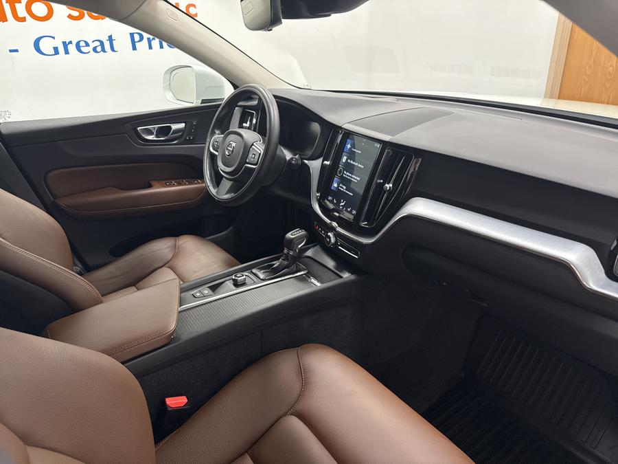 2018 Volvo XC60 T6 AWD Momentum, available for sale in Plainville, Connecticut | New England Auto Sales LLC. Plainville, Connecticut 2018 Volvo XC60 T6 AWD Momentum, available for sale in Plainville, Connecticut | New England Auto Sales LLC. Plainville, Connecticut