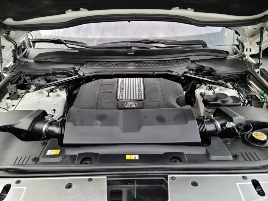 2016 Land Rover Range Rover 4WD 4dr Supercharged LWB, available for sale in Milford, Connecticut | Chip's Auto Sales Inc. Milford, Connecticut 2016 Land Rover Range Rover 4WD 4dr Supercharged LWB, available for sale in Milford, Connecticut | Chip's Auto Sales Inc. Milford, Connecticut