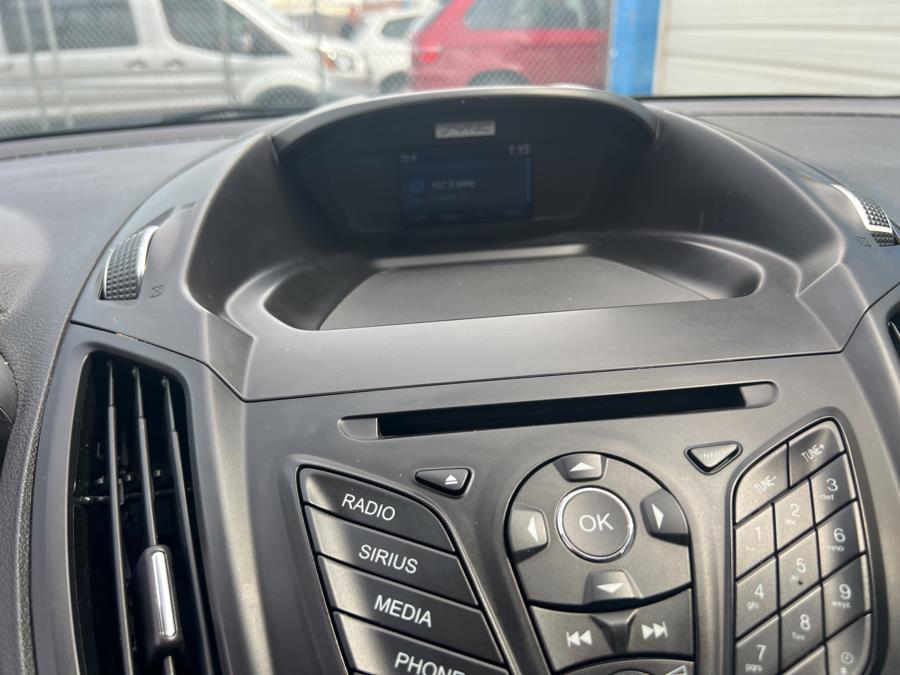 2015 Ford Escape FWD 4dr SE, available for sale in Stamford, Connecticut | Harbor View Auto Sales LLC. Stamford, Connecticut 2015 Ford Escape FWD 4dr SE, available for sale in Stamford, Connecticut | Harbor View Auto Sales LLC. Stamford, Connecticut